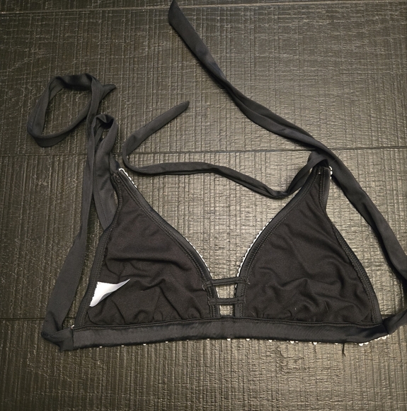 Kona Sol Crochet Detail Bikini Top - Picture 4 of 6